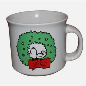 Peanuts Snoopy Mug Holiday Christmas Wreath Coffee Mug