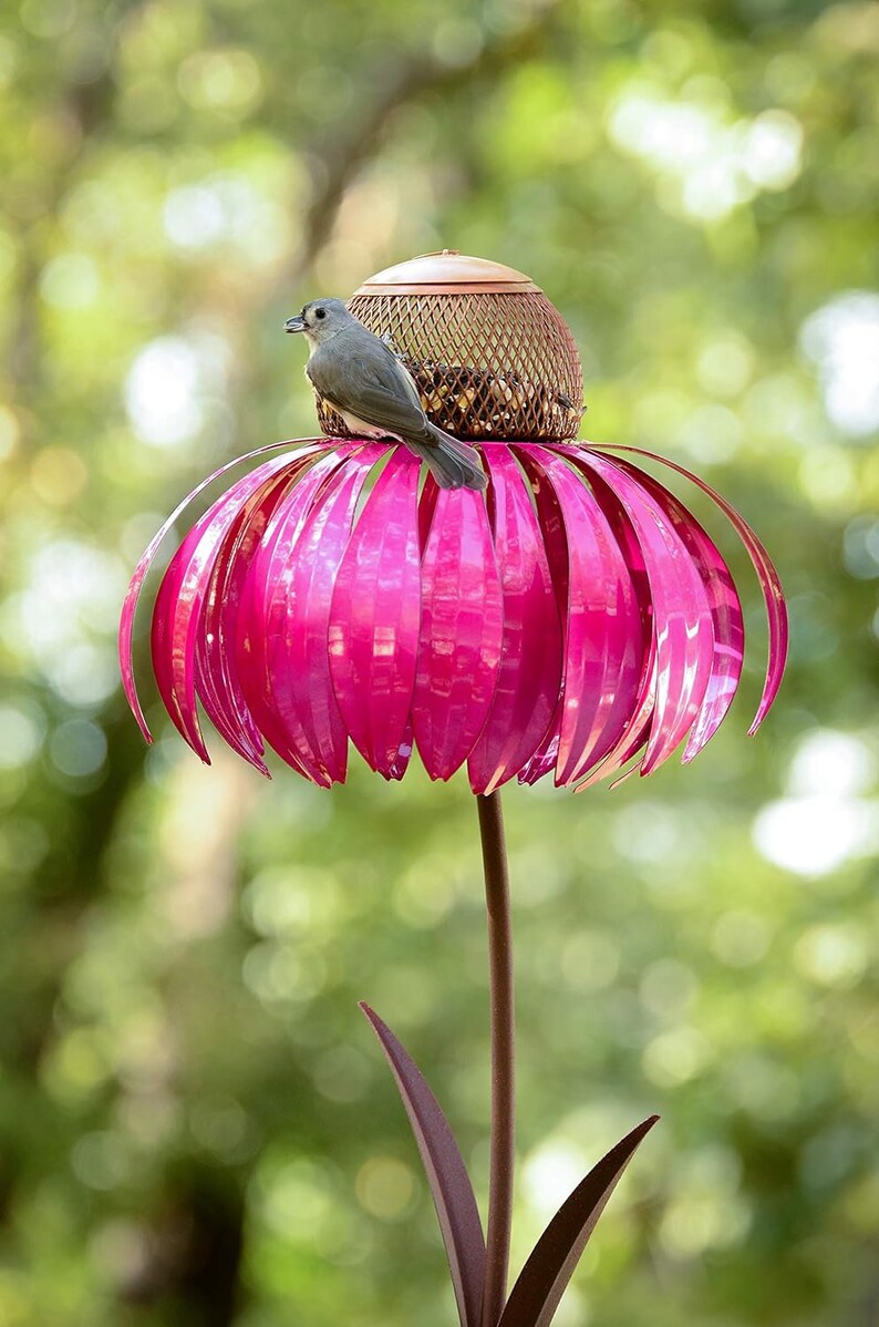 Coneflower Standing Bird Feeder – Mangiatoia Per Uccelli Da Giardino In Metallo, Resistente Alla Ruggine, Con Palo, 78 Cm, Blu O Rosa - 2