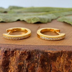 Brinco de argola, brincos de argola de ouro, argolas minimalistas, zircônia brilhante, argolas pequenas, joias exclusivas, brincos de cartilagem Helix Hoop, presente para ela.