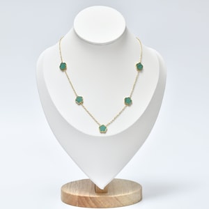 Collier trèfle, collier trèfle de qualité, or 18 carats, collier trèfle, vert, rouge, bleu, collier trèfle à cinq feuilles, cadeau pour elle, cadeau pour femme.
