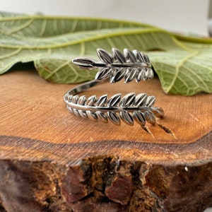 Leaf ring,leaf branch ring,sterling silver leaf layered ring,nature jewelry,open ring,leaf adjustable ring,gift for her,gift for sister.