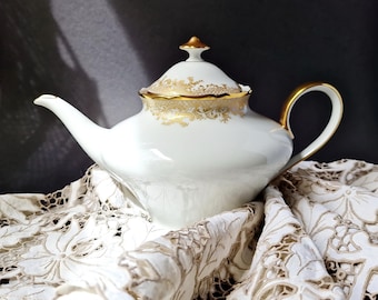 1960s Hutschenreuther Teapot - White Tea Pot with Gold Decor - Golden Lace - Pattern Madeleine - Wedding Gift - Birthday Gift - Top - 1,1 L