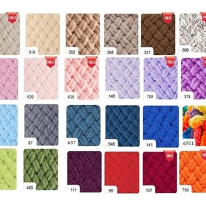 Puede incluir: Una carta de colores de 24 colores de hilo diferentes. El hilo tiene una textura gruesa y peluda. Los colores est&aacute;n dispuestos en cuatro filas de seis colores cada una. Los colores incluyen blanco, beige, rosa, azul claro, amarillo, verde, morado, rojo, naranja y marr&oacute;n.