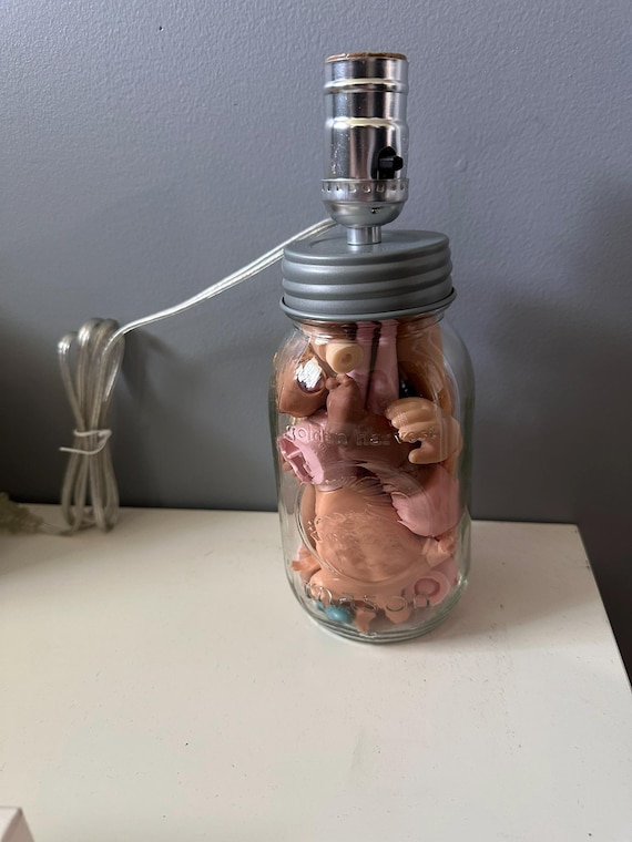 BabyHeadsByC 手作り OOAK 不気味な人形パーツランプ - クォート BabyHeadsByC 手作り OOAK 不気味な人形パーツランプ - クォート