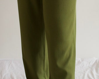 Green wide and light trousers with pockets