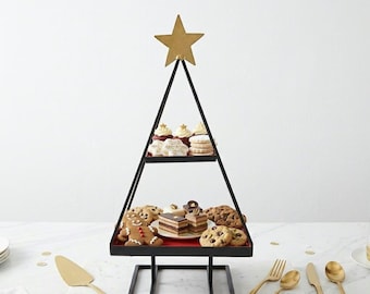 Handgemaakte gelaagde kerstboom: rood-zwarte kerstdessert
