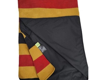 Water Resistant Cosy Fleece Blanket – Newmarket Pattern