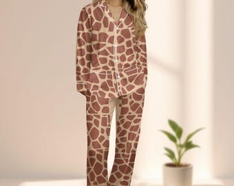 Pijama de satén con estampado de jirafa, ropa de dormir para mujer con estampado de piel de animal, conjunto de safari salvaje, pijama acogedor a juego, regalo para ella