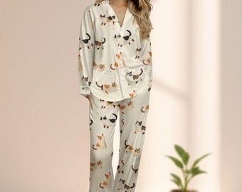 Calico Cat Satin Pajama Set, Urocza kremowa bielizna nocna dla miłośników kotów, Przytulna odzież wypoczynkowa z długim rękawem, Kawaii Animal Pjs, Prezent dla niej