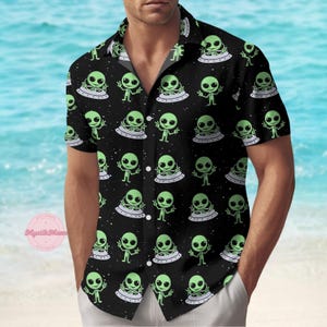 Alien Button Shirt, Ufo Hawaii-Hemd, Sci-Fi Kurzarm Shirt, Alien Ufo Aloha Shirt, Familienurlaub Sommer Shirt, Geburtstagsgeschenk