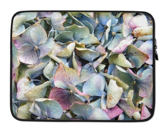 Hydrangea laptop sleeve 15" - Cover with dried hydrangea flowers image in pastel blues and purples - Faded floral laptop case