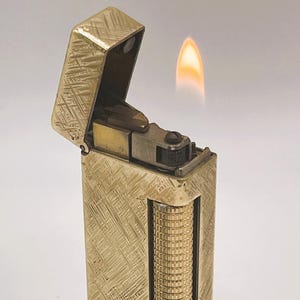 Dunhill Rollagas WORKING Vintage Lighter w/Gold Plated Florentine Design 1970’s