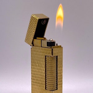 Dunhill Rollagas WORKING Vintage Lighter in a Gold Plated Diamond Cut Design 1970’s
