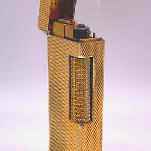 Dunhill Rollagas WORKING Vintage Lighter in a Gold Barley Design “d” logo c 1985