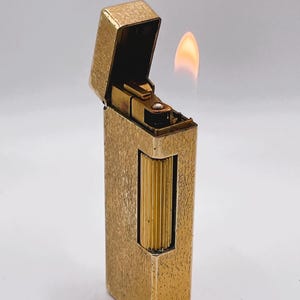 Dunhill Rollagas WORKING Vintage Lighter in a RARE Gold Hammered Pattern late 1970’s