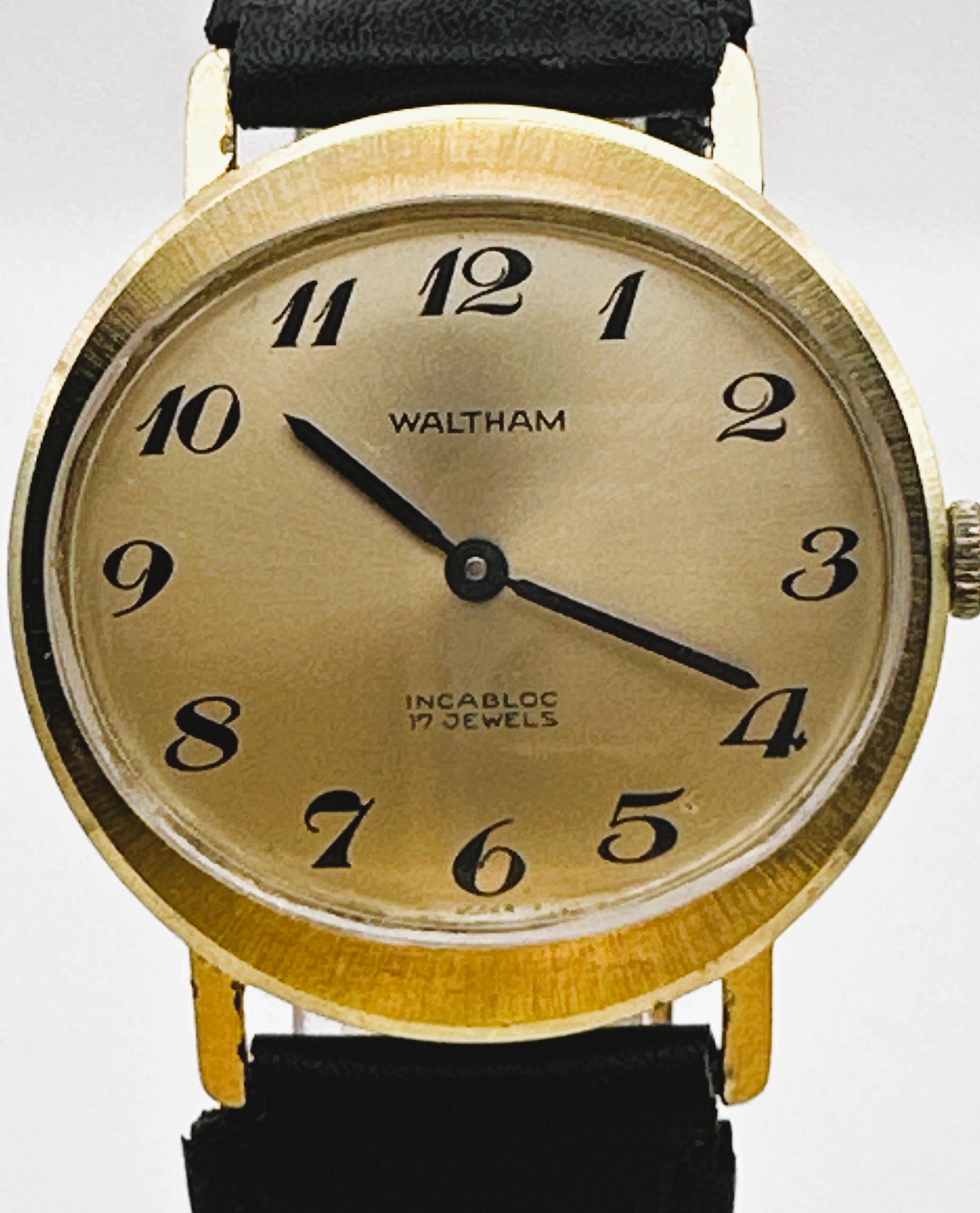 ヴィンテージ WALTHAM 黒ローマ数字文字盤 タンク 手巻き 1980年代製