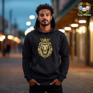 Lion Crest Patch Embroidered Iron-On Applique - Safari Wild Animal Souvenir