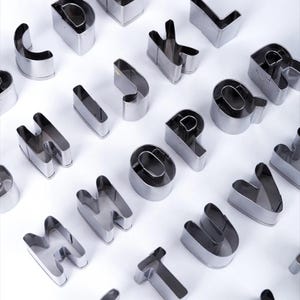 Molde para cortar letras de arcilla polimérica, 26 piezas, acero inoxidable resistente y duradero para rebanadoras de cerámica hechas a mano, suministros para hacer galletas con el alfabeto