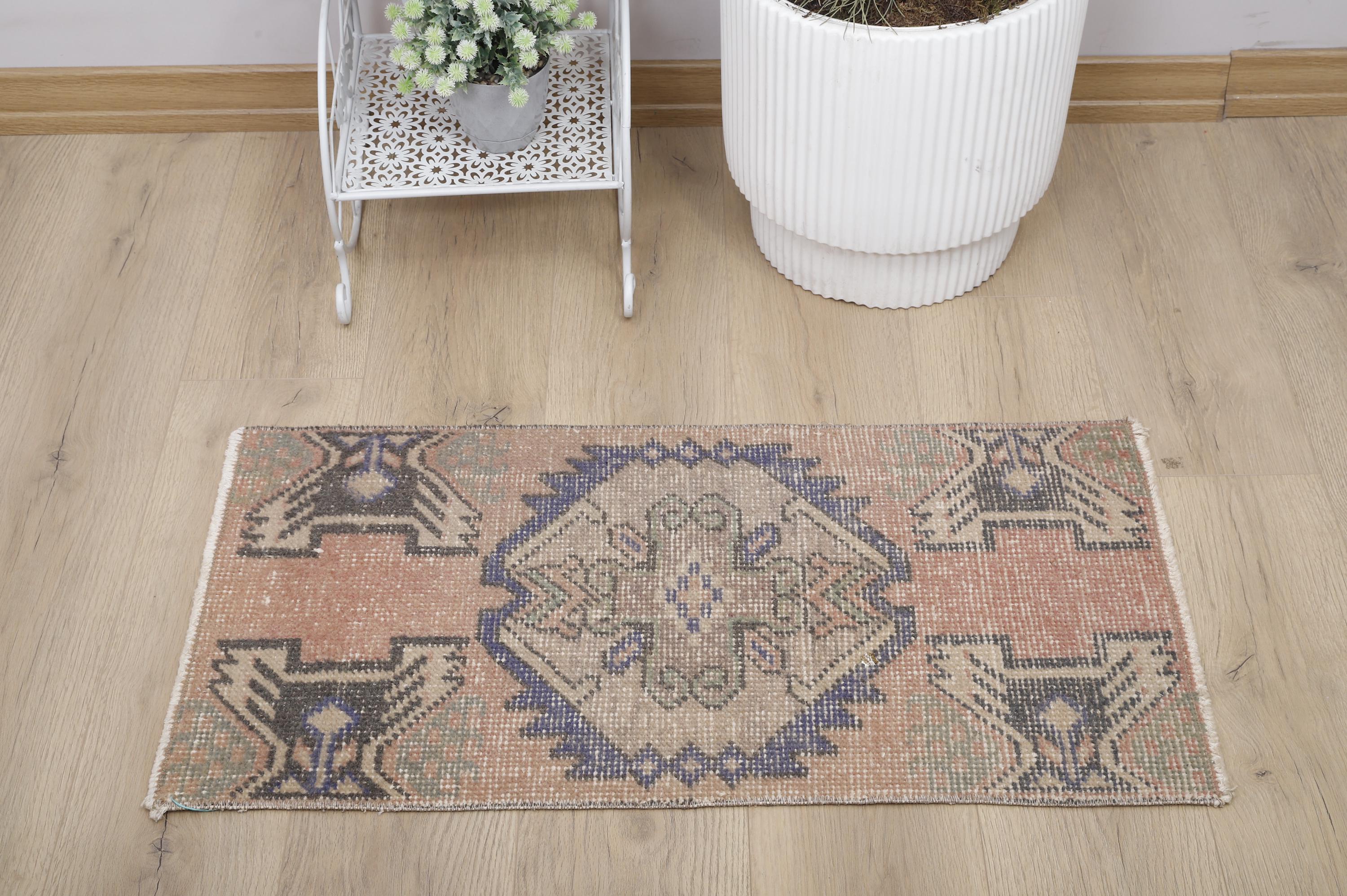 Vintage Anatolian Wool Rug: Small Turkish Oushak Mat (3.0 X 1.5 Ft