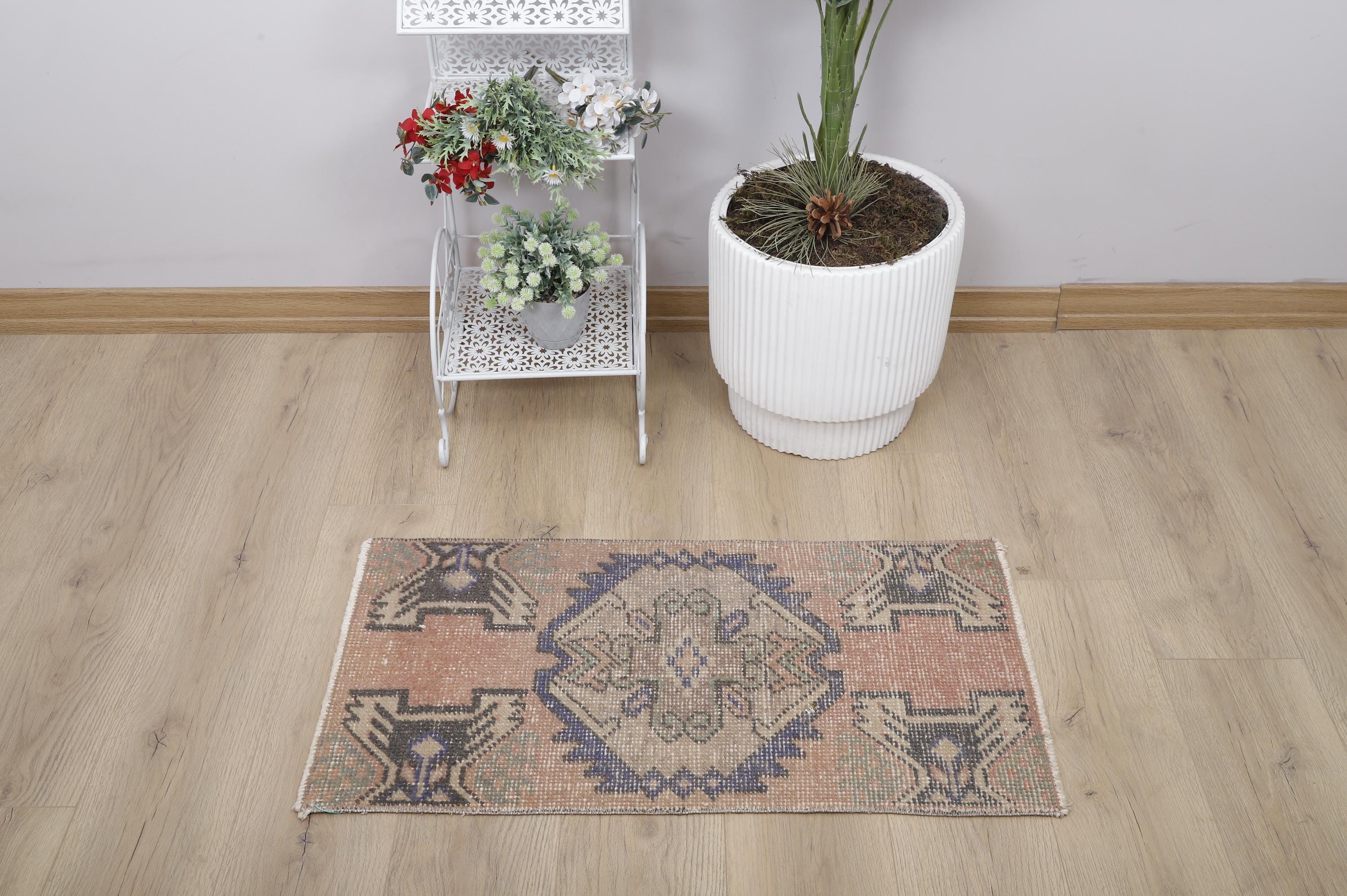 Vintage Anatolian Wool Rug: Small Turkish Oushak Mat (3.0 X 1.5 Ft