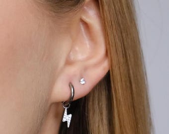 Orecchini a cerchio pendenti in titanio di grado implantare con ciondolo - Impermeabili, senza nichel, ipoallergenici
