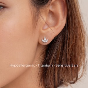 Pendientes hipoalergénicos de titanio con circonitas cúbicas talla marquesa – Ideales para orejas sensibles – Brillo minimalista – Par