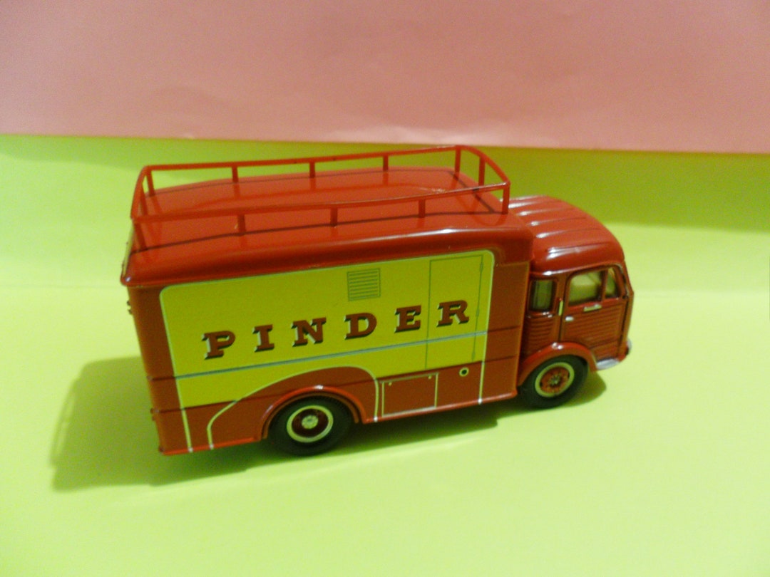CORGI HERITAGE EX72919 Simca Cargo Confiserie cirque Pinder 1/50 Camion