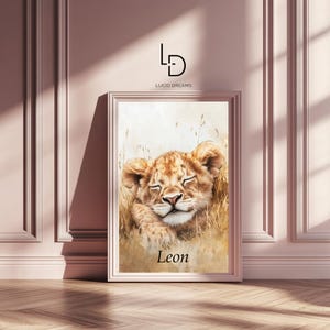 Póster de león bebé personalizado, arte de pared con nombre personalizado, decoración de safari para guardería, impresión de cachorro de león durmiendo, regalo para habitación de bebé, arte con nombre de animal, agrega tu nombre