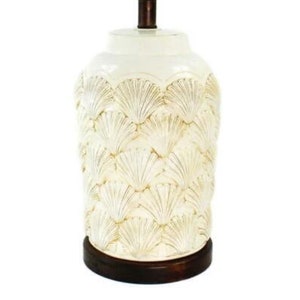Mid Century Dekorative Muschel Muscheln Keramik Tischlampe Strand Küsten Chic