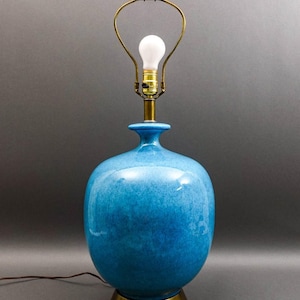 Stor bordslampa i blå turkos glaserad keramik från 1960-talet, modern design