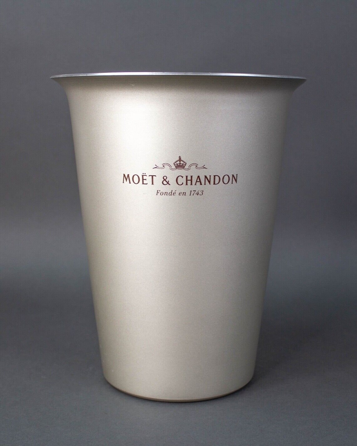 ANCIEN ENORME SEAU A CHAMPAGNE MOET & CHANDON ( POUR MAGNUM ) 23 x 23.5