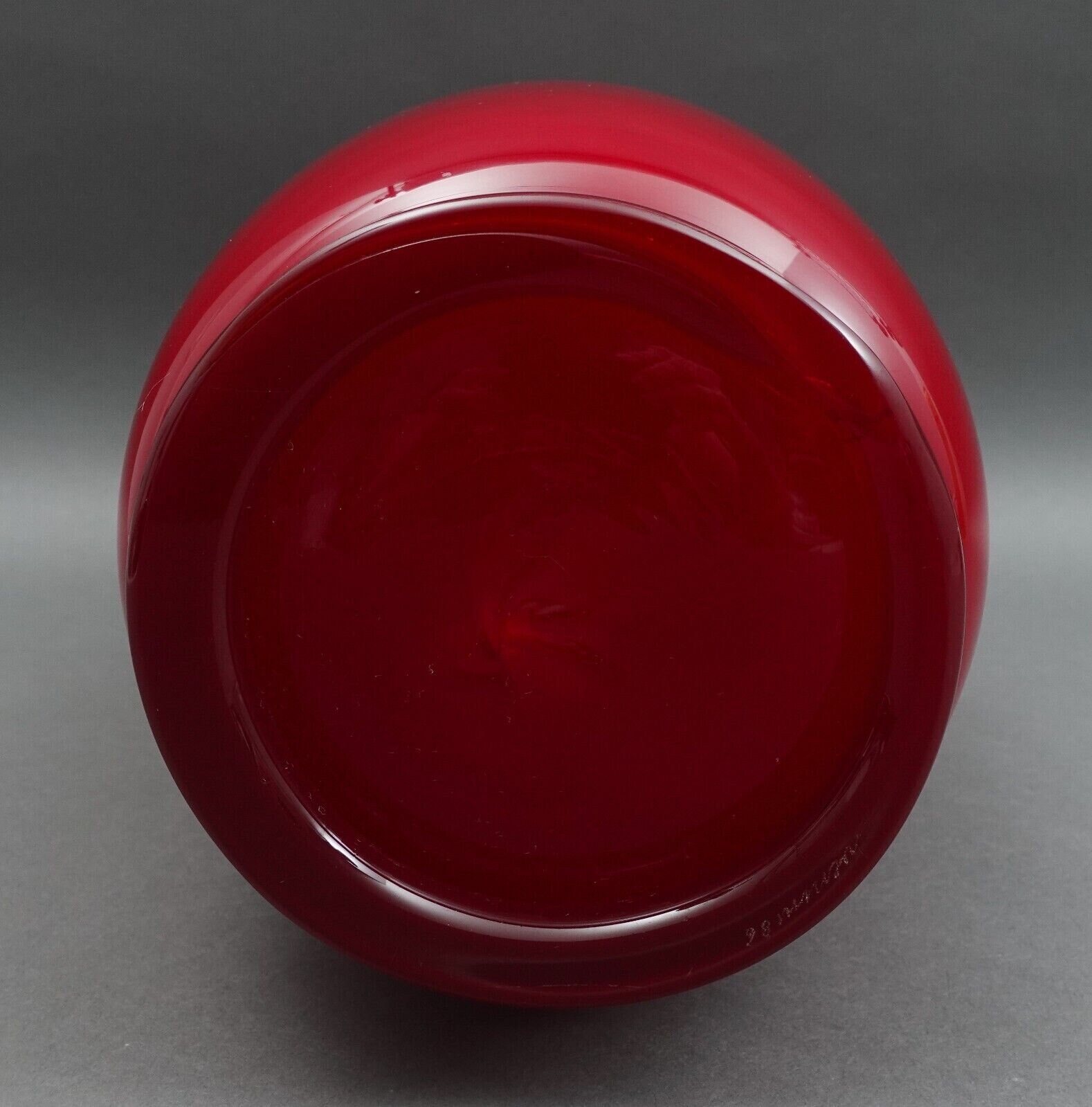 Vaso Venini Opalino Rosso Années 1980 - Vase En Verre Rouge Opalin - Occasion, Fabriqué En Italie