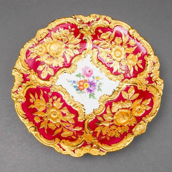 Meissen Rococo Red Gold Gilded Porcelain Cabinet Centerpiece Serving Plate Bowl