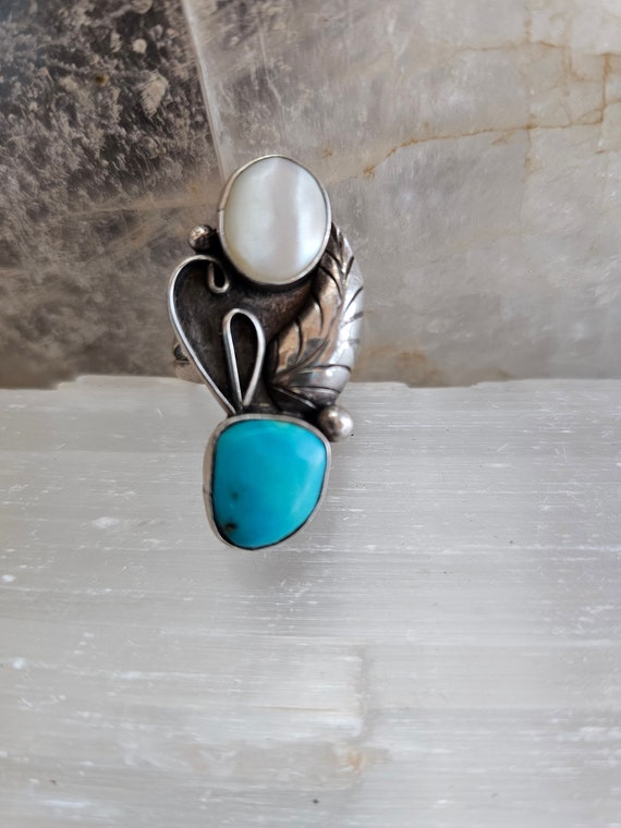 Vintage Turquoise and mother of pearl ring
