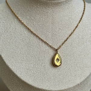 ゴールドフィルドネックレスペンダント ウォータードロップネックレス ステンレススチールジュエリー 上品なチャームネックレス ミニマリストティアドロップペンダント ジルコンティアドロップ