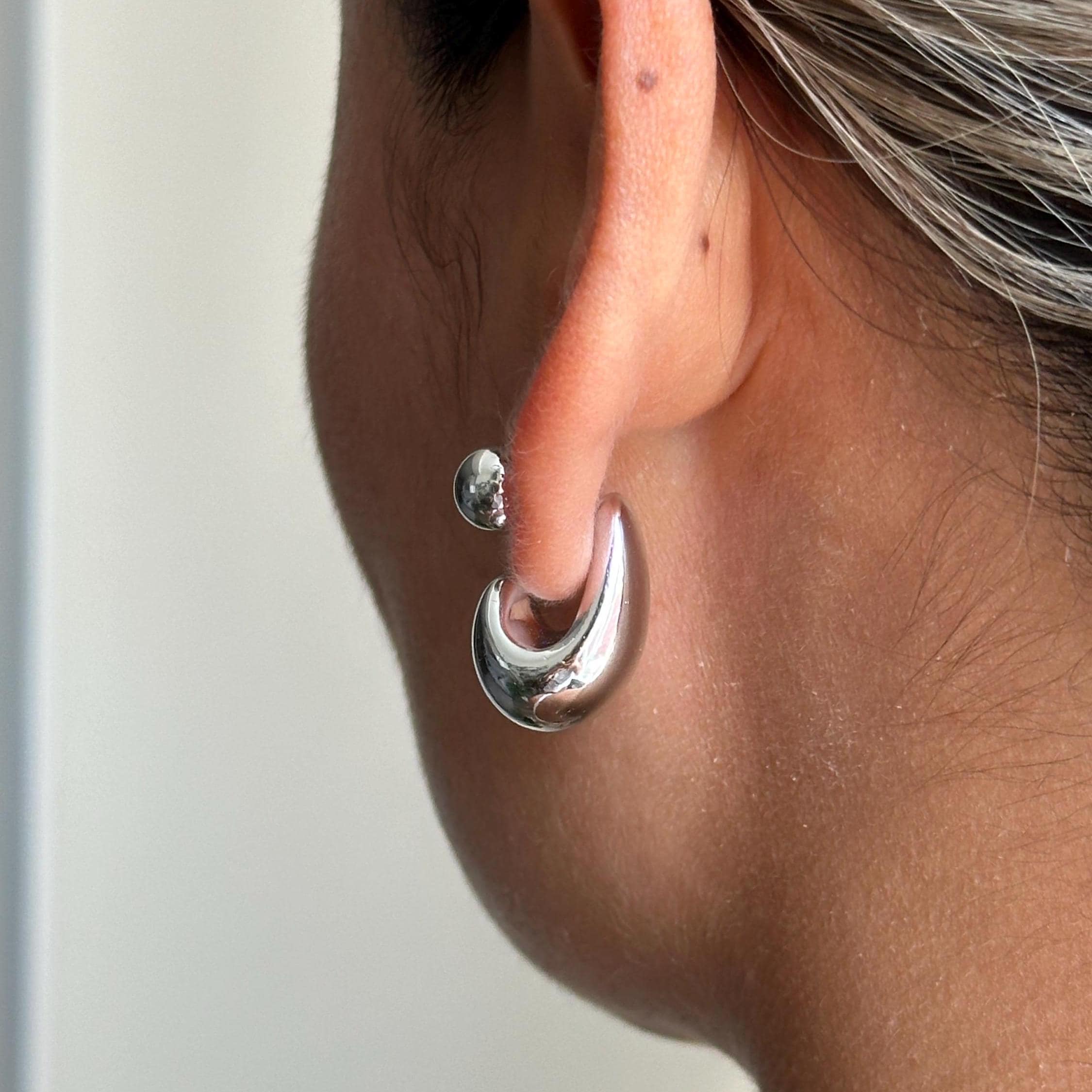 Bottega earrings - Etsy 日本