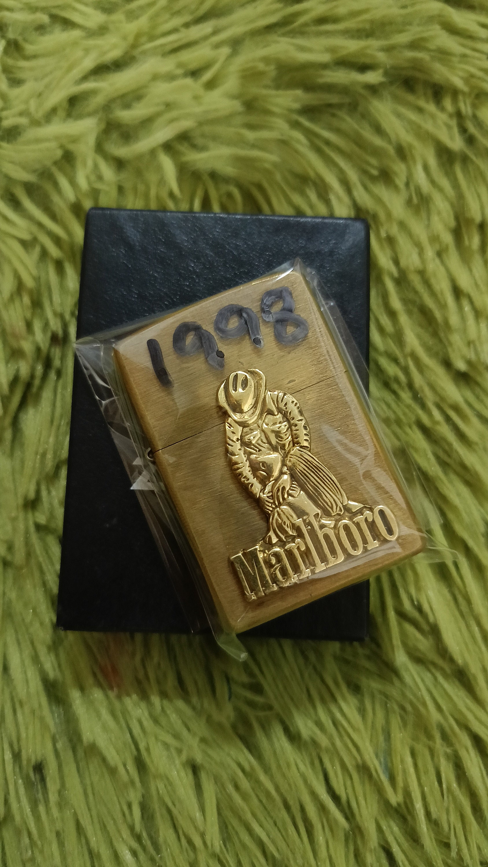 ジッポー 1998 Brass Marlboro マルボロ 真鍮 ゴールドカラー オイル 