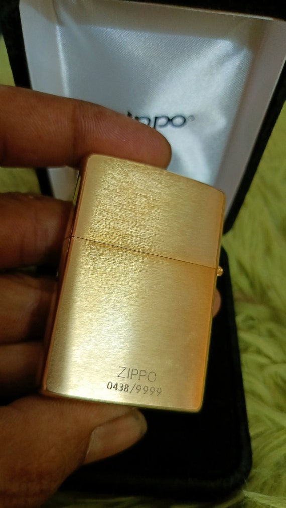 Zippo Rare 18k Gold Plate Dragon Emblem Limited Edition Zippo Rare 18k Gold Plate Dragon Emblem Limited Edition