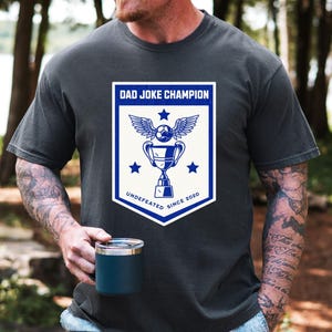Dad Joke Champion Comfort Colors Tee - Chemise pour papa à motif rétro