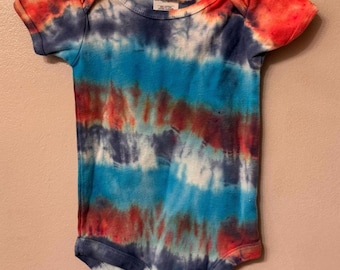 6-12 MIESIĘCY Jednoczęściowy kombinezon tie-dye