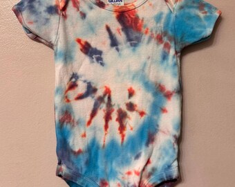 6-12 MIESIĘCY Jednoczęściowy kombinezon tie-dye