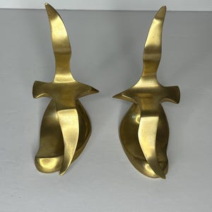 Brass Bird Bookends Vintage Pair Beach House Mid Century Sea Birds in Flight Home Decor Flying Cozy Fall Winter Statues Figurines Metal Art