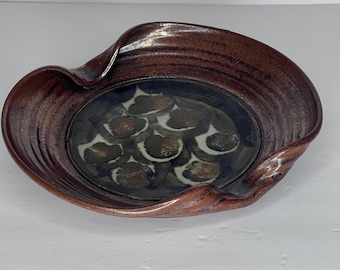 Plato de cerámica artística de Gerald Newcomb: Plato decorativo MCM Seattle