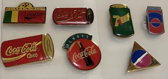 Zestaw kultowych pinsów vintage: Coca-Cola, Pepsi, 7up lata 90'