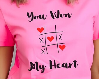 Camiseta con mensaje de devoción, camiseta para alguien especial, camiseta con declaración de sentimientos verdaderos, camiseta de tres en raya, regalo de corazones rojos