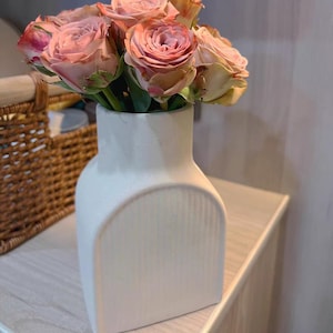 Minimalist Square Ceramic Vase –Matte White Textured Vase – Japandi Shelf Decor – Modern Sculptural Pottery for Tabletop Styling