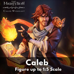 Könnte beinhalten: Eine Figur von Caleb Widogast aus The Mighty Nein, mit roten Haaren, einem braunen Mantel und einer Katze auf der Schulter. Er hält ein Zauberbuch und einen Feuerball. Der Text lautet "Caleb Figur bis zu 1:5 Maßstab."