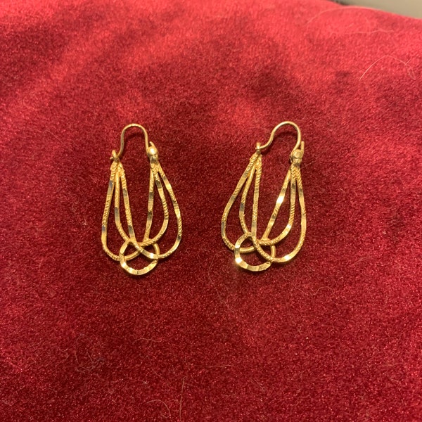 Vintage pair of gold handmade earrings