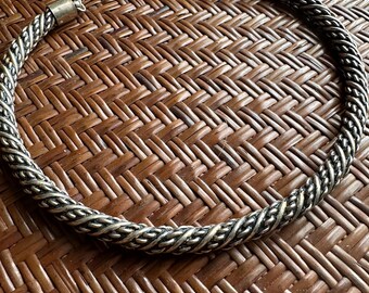 Vintage 1990 grunge viking chocker necklace