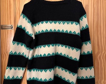 Vintage hand knitted woollen sweater medium women